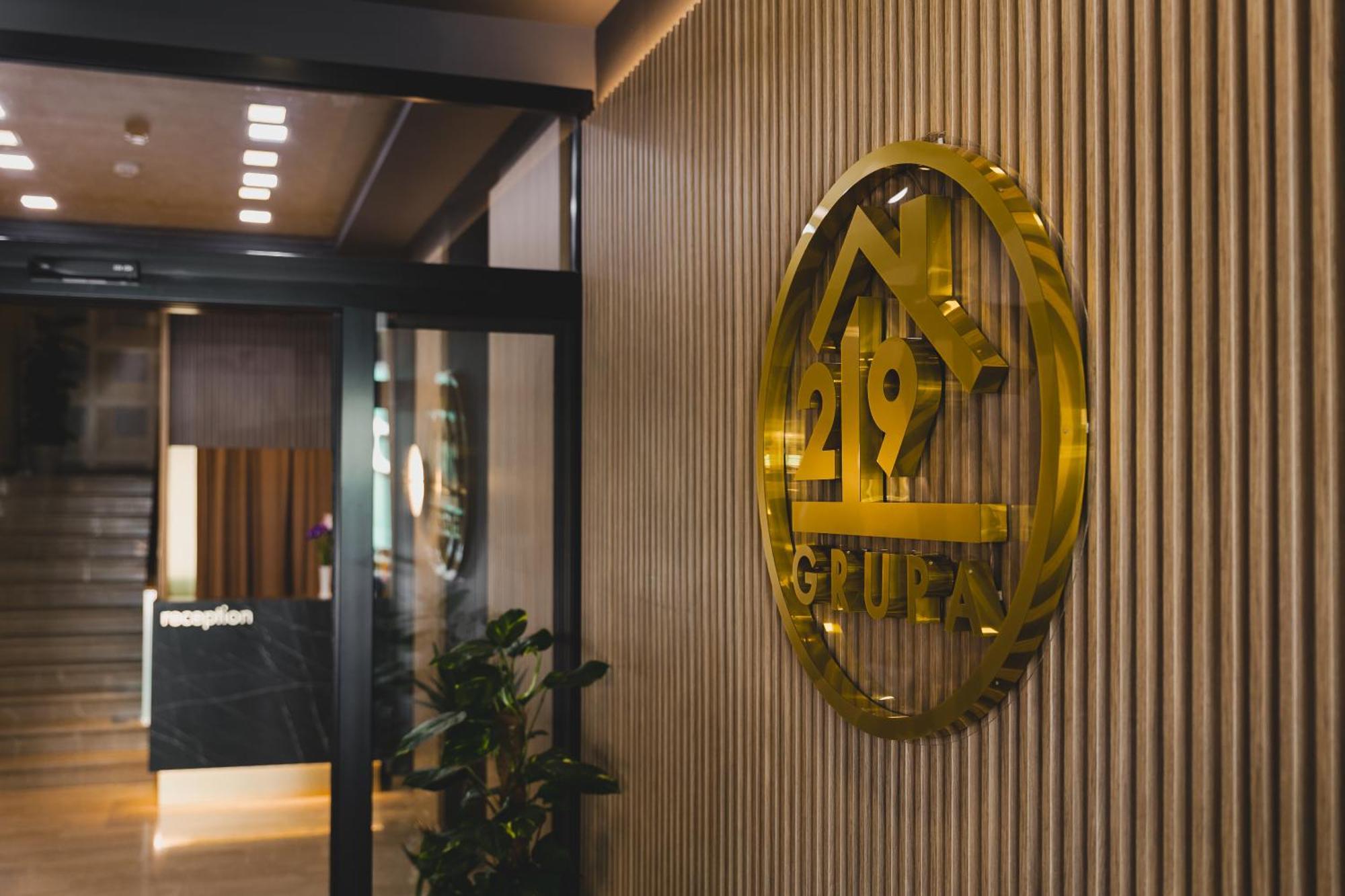 Hotel 219 Будва Экстерьер фото